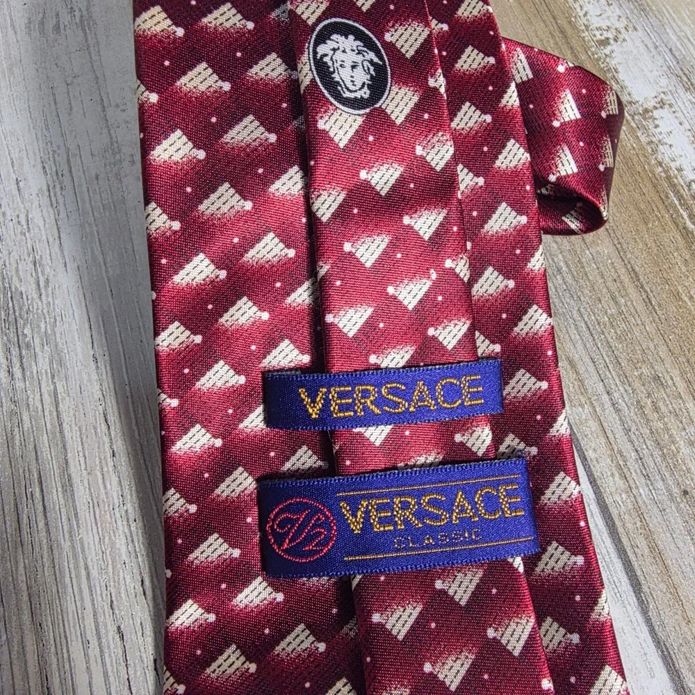 Versace Classic V2 Mens Silk Tie Burgundy Cream Geometric Medusa Logo Italy